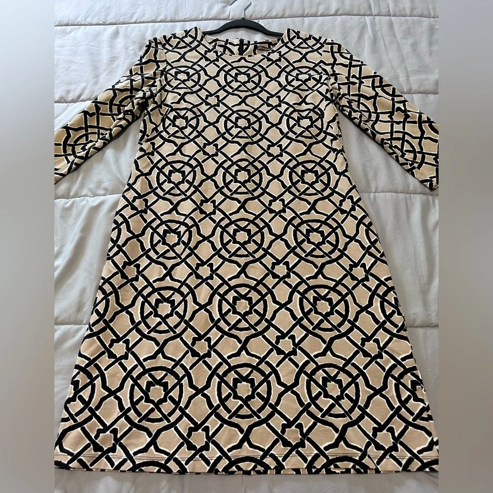 J McLaughlin Devon Ponte Knit Black & Tan Scribe Print Dress Size M